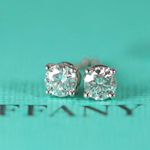 tiffany solitaire diamond earrings review