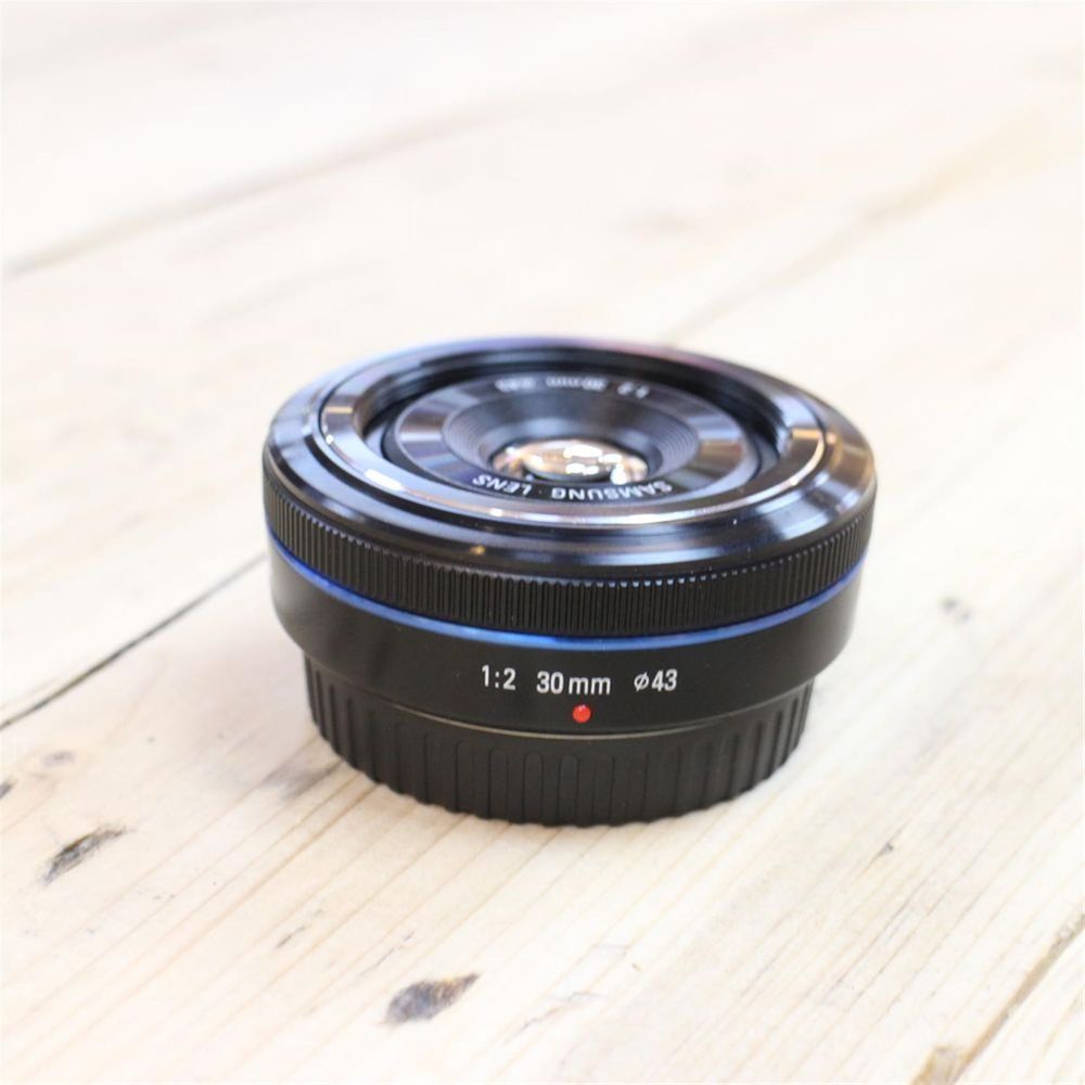 samsung 30mm pancake lens review